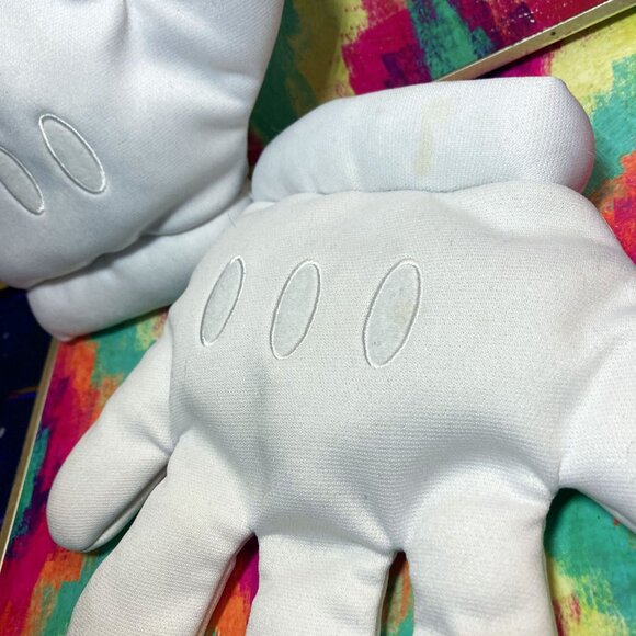 NINTENDO x UNIVERSAL STUDIOS SUPER MARIO GLOVES LIMITED SUPER NINTENDO WORLD - Picture 3 of 10